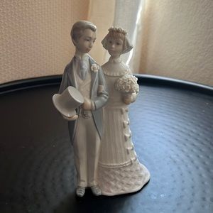 LLADRO Porcelain Bride & Groom Figurine